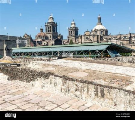 De Templo Mayor! Een Archeologisch Juweel en Belichaming van de Azteken Geschiedenis in het Hart van Mexico-Stad